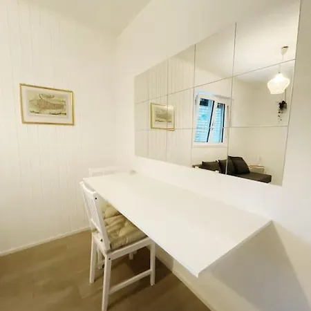 Gotthard House شقة *